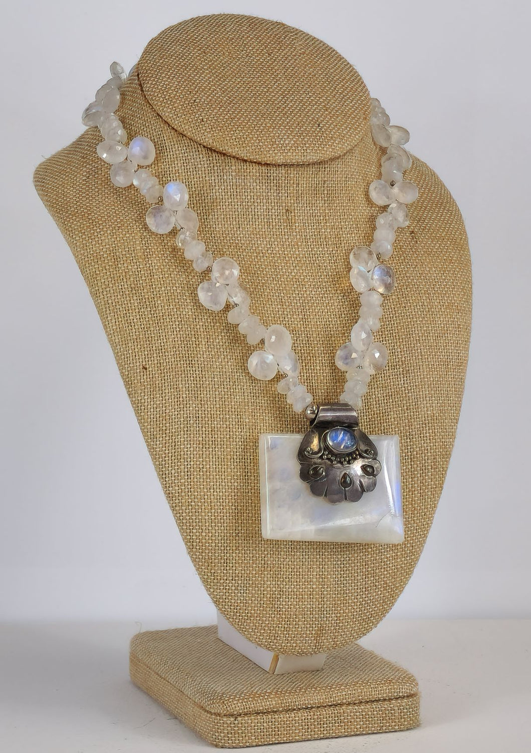 Rainbow Moonstone Gemstone Necklace With Rainbow Moonstone Gemstone Pendant